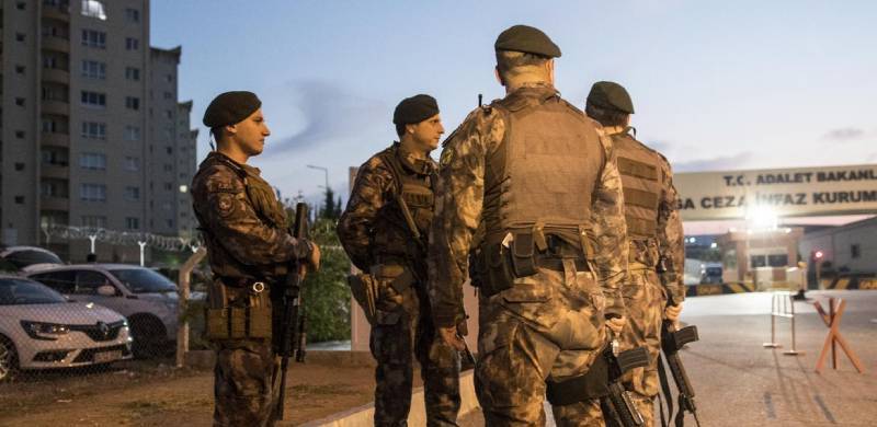 ترکی:بغاوت کے شبہے میں 210حاضر سروس فوجیوں کی گرفتاری کا حکم