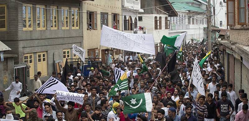 مقبوضہ کشمیر: سخت کرفیو میں بھارت مخالف مظاہرے جاری