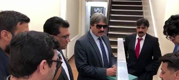 جج ویڈیو سکینڈل: ناصر بٹ کا برطانیہ میں 6 پاکستانی چینلز کیخلاف مقدمہ درج کرانے کا اعلان