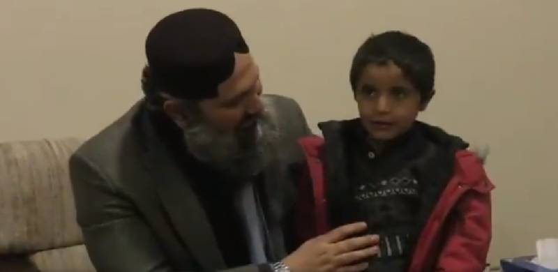 وائرل ویڈیو نے وزیراعلیٰ بلوچستان کو بوٹ پالش کرنے والے بچے تک پہنچا دیا
