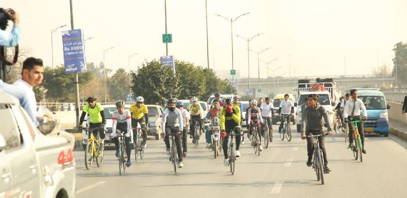 کشمیریوں کے ساتھ اظہار یکجہتی کے لیے اسلام آباد میں بائی سائیکل ریلی کا انعقاد