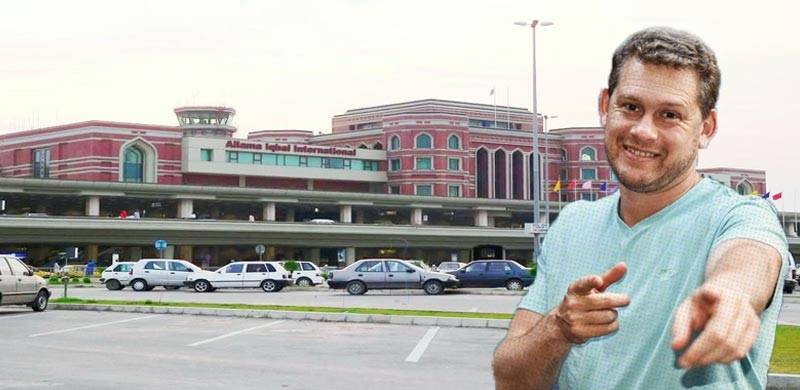 آسٹریلوی صحافی کا لاہور ائیرپورٹ پر رشوت کے مطالبے کا انکشاف، وزیراعظم ہاؤس کا نوٹس