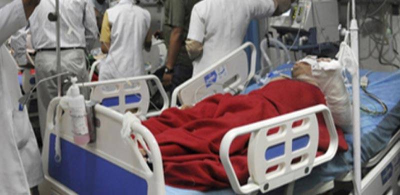 جناح ہسپتال کراچی: ”ہر روز 15 سے 20 افراد یا تو مردہ لائے جا رہے ہیں یا پھر آتے ہی مر جاتے ہیں، 99 فیصد لوگ بیماری کی وجہ سے مر رہے ہیں“