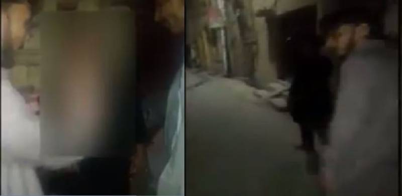 راہ چلتی لڑکی کے کپڑے پھاڑنے کی ویڈیو سوشل میڈیا پر اپلوڈ کرنے کا جرم: پولیس کا کردار کیا رہا؟