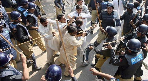 تحریک انصاف حکومت کے دو سال: پولیس اصلاحات کہاں تک پہنچیں