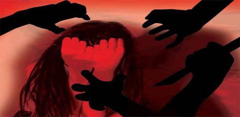 لاہور: سڑک پر کھڑی خاتون سے چھ افراد کی اجتماعی زیادتی ، پانچ دنوں بعد مقدمہ درج