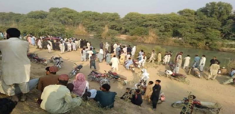 ڈیرہ اسماعیل خان: شادی کی تقریب کے لیئے جاتے ہوئے حادثہ کا شکار ہونے والے 22 افراد کی لاشیں برامد