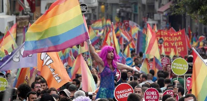 ہم جنس پسندوں کے حقوق: 'ہم جنس پسند بھی خدا کے بنائے ہوئے انسان ہیں'