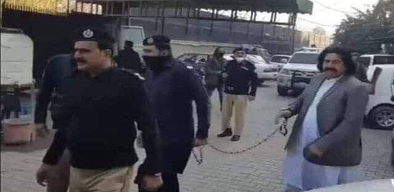 پشاور سے گرفتار ایم این اے علی وزیر کو کراچی منتقل کر دیا گیا