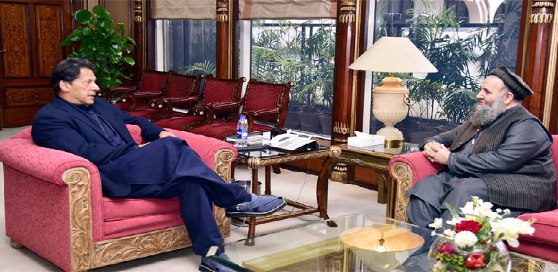 وزیر اعظم اہم اجلاس میں غیر حاضر: حضور ﷺ سے عمران خان کا تعلق ہے وہ نہ کسی پیر کا ہے نہ کسی مولوی کا،وزیر مذہبی امور