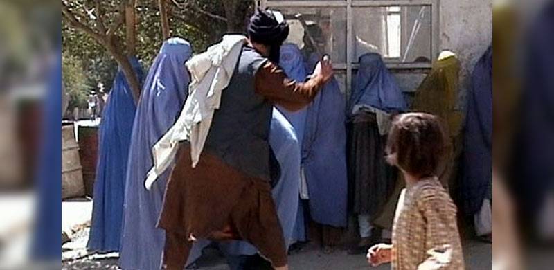 طالبان کی تردیدیں اور مفت کے وکیلوں کی ذہنی قلابازیاں