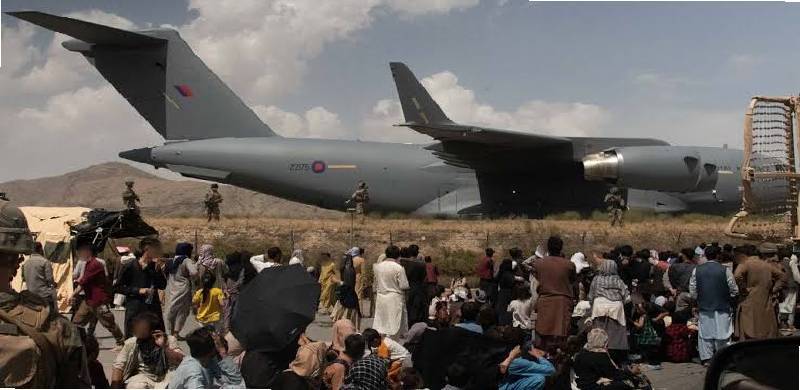 کابل ایئرپورٹ پر جلد ہی ایک تباہ کن حملہ ہونے کا امکان ہے: برطانوی وزیر