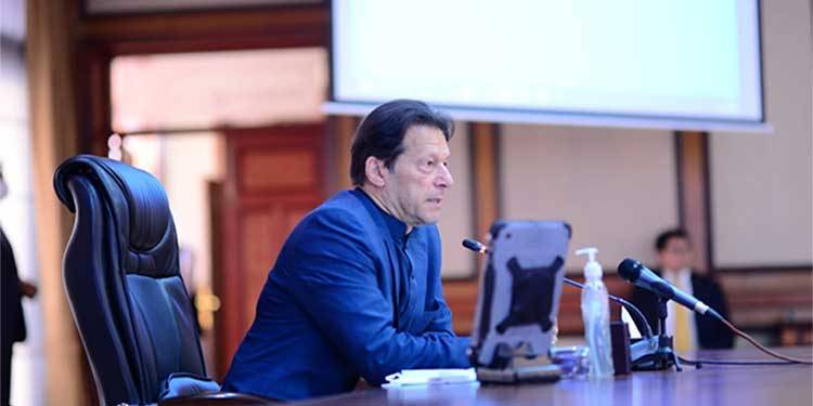 کوئی وزیر ملک سے باہر نہ جائے، اگلے تین ماہ اہم ہیں: وزیراعظم عمران خان