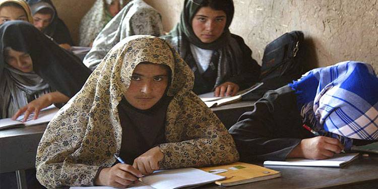 'جب طالبان نے ہمارے اساتذہ کو دھمکیاں دیں کہ اگر لڑکیوں کی تعلیم جاری رکھی تو نتائج بھگتنا پڑیں گے'