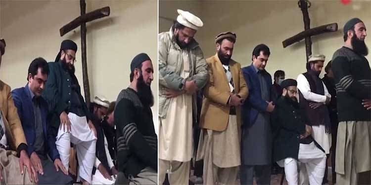 مولانا طاہر اشرفی کی چرچ میں نماز کی ادائیگی، ویڈیو سوشل میڈیا پر وائرل