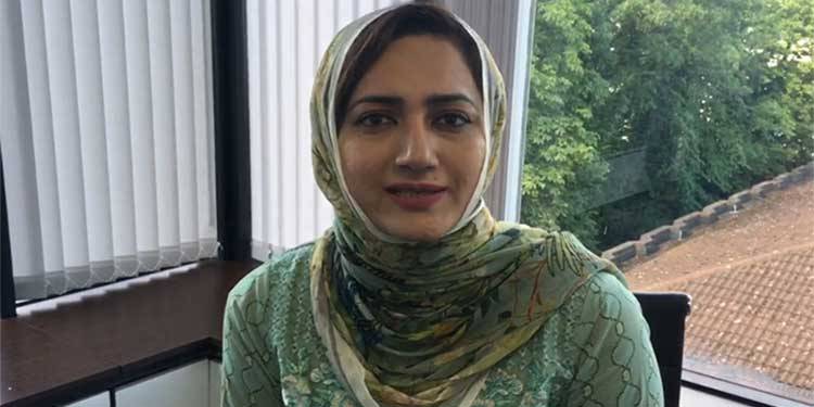 تحریک عدم اعتماد: مولانا نے 48 گھنٹے کا وقت دیا تھا لیکن زرداری اور نواز شریف کو کوئی جلدی نہیں، عاصمہ شیرازی