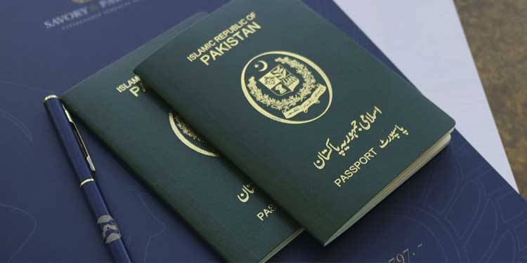پاکستانی پاسپورٹ کی تذلیل اور بے حرمتی کے واقعات، تحریک انصاف کا سخت ردعمل