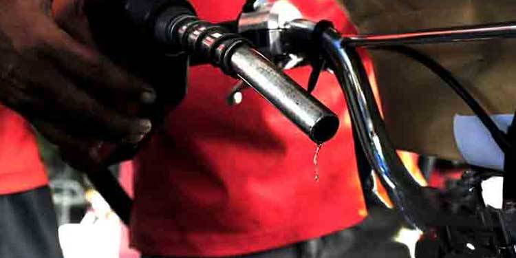 وزیراعظم کا پیٹرولیم مصنوعات کی قیمتوں میں اضافہ نہ کرنے کا فیصلہ
