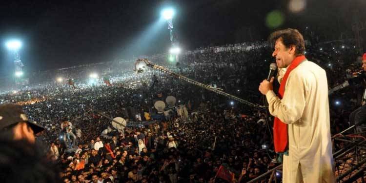 عمران خان کی عوامی مقبولیت اور آئینی تقاضے
