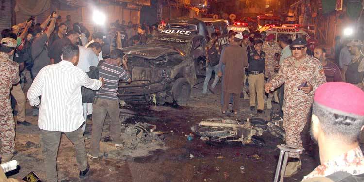 کراچی میں مسجد کے قریب زوردار دھماکا، خاتون جاں بحق، متعدد افراد زخمی
