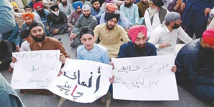 پاکستان میں محفوظ نہ ہندوستان میں، آخر سکھ برادری کہاں جائے؟