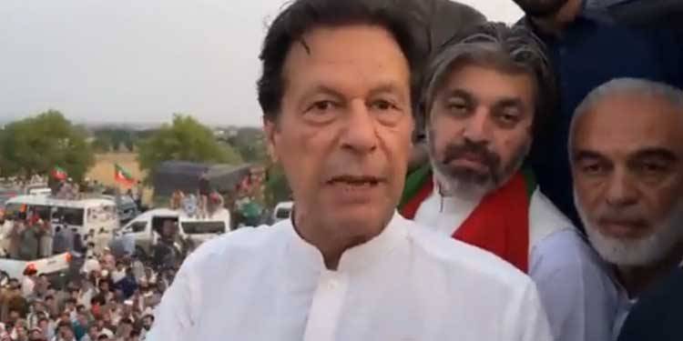 سپریم کورٹ سے اجازت مل گئی، گھروں سے نکلیں، عمران خان پی ٹی آئی کارکنوں سے اپیلیں کرنے لگے