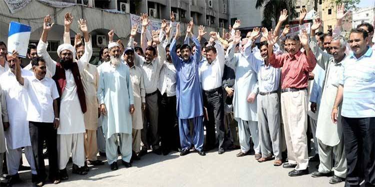 ایف بی آر ملازمین کا تنخواہیں بڑھانے کا مطالبہ، 17 جون کو قلم چھوڑ ہڑتال کا اعلان