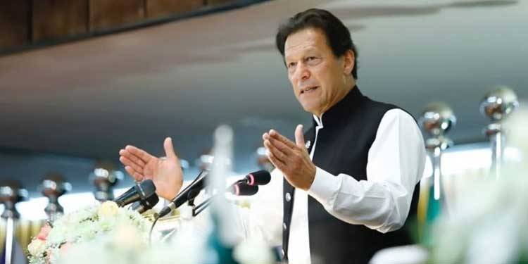 غلطیاں سب سے ہو جاتی ہیں، تھوڑی سی تنقید پر ایکشن لینا فوج کو نقصان دے رہا ہے: عمران خان