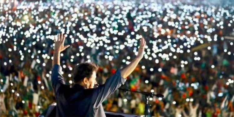 'ضمنی انتخابات ملتوی کرنے کا فیصلہ عمران خان کی مقبولیت سے نمٹنے کی گرینڈ سکیم کا حصہ ہو سکتا ہے'