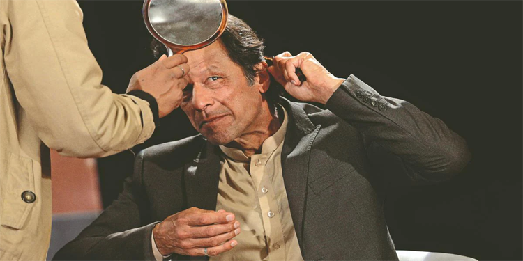 پاکستان تماشا آئیڈل (PTI)؛ قالین خان اور پاٹے خان کی سو جوتوں سو پیازوں پر مبنی کھڑکی توڑ پرفارمنس