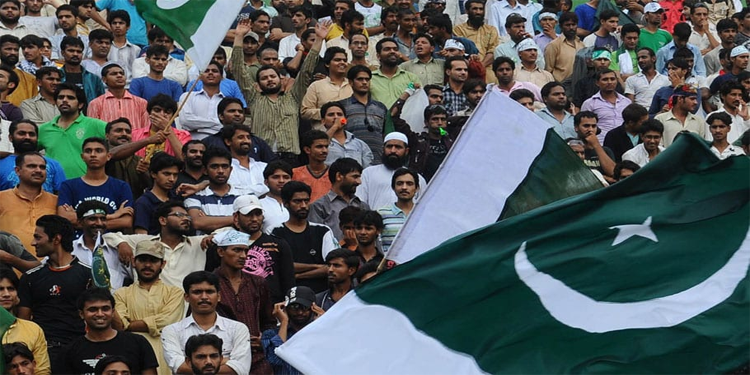 درست سمت نہ ملی تو نوجوان ووٹر پاکستان پر انتشار مسلط کر سکتا ہے