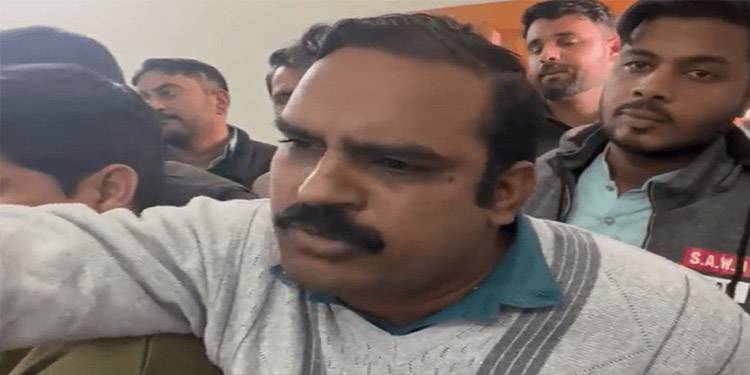 باجوہ فیملی ٹیکس ریکارڈز  لیکس  کیس، صحافی شاہد اسلم دو روزہ جسمانی ریمانڈ پر ایف آئی اے کے حوالے