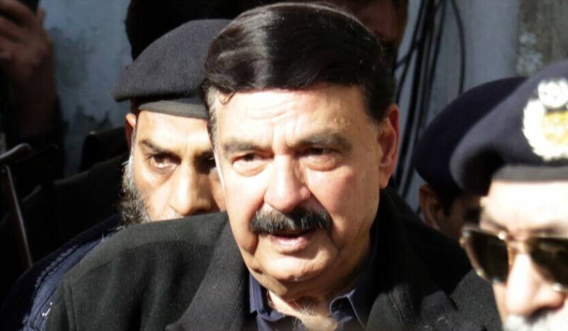 شیخ رشید کے خلاف کراچی اور حب میں درج مقدمات پر کارروائی سے روک دیا گیا