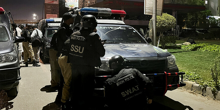 کراچی پولیس چیف کے دفتر پر دہشت گردوں کا حملہ ناکام بنا دیا گیا، تمام دہشت گرد ہلاک