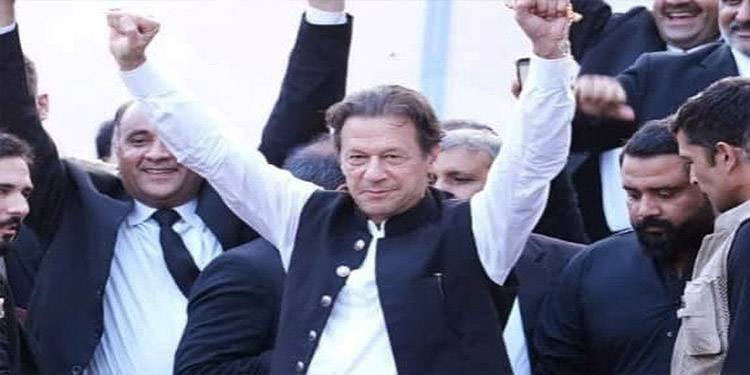 توشہ خانہ کیس: عمران خان کا قافلہ اسلام آباد عدالت میں پیشی کیلئے رواں دواں