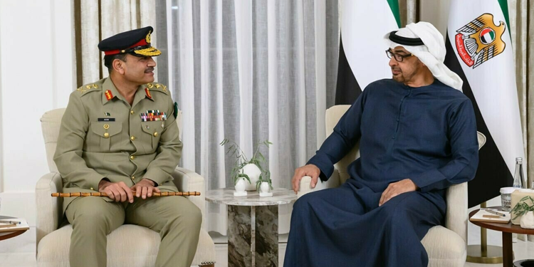 'متحدہ عرب امارات نے آرمی چیف کو ڈیڈلاک ختم کروانے کی پیشکش کی ہے'
