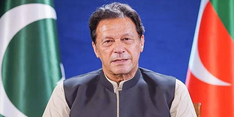 پاکستان میں نیم مارشل لاء لگ چکا ہے: عمران خان