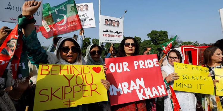 بیرون ملک مقیم پاکستانی عمران خان کو ہیرو کیوں سمجھتے ہیں؟ (I)