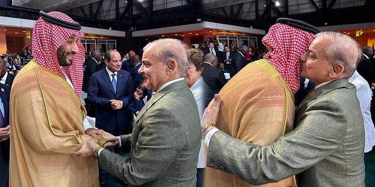 وزیراعظم شہباز شریف کی فرانس میں سعودی ولی عہد شہزادہ محمد بن سلمان سے ملاقات