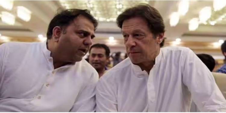 چیئرمین پی ٹی آئی عمران خان اور فواد چوہدری کے ناقابل ضمانت وارنٹ گرفتاری جاری
