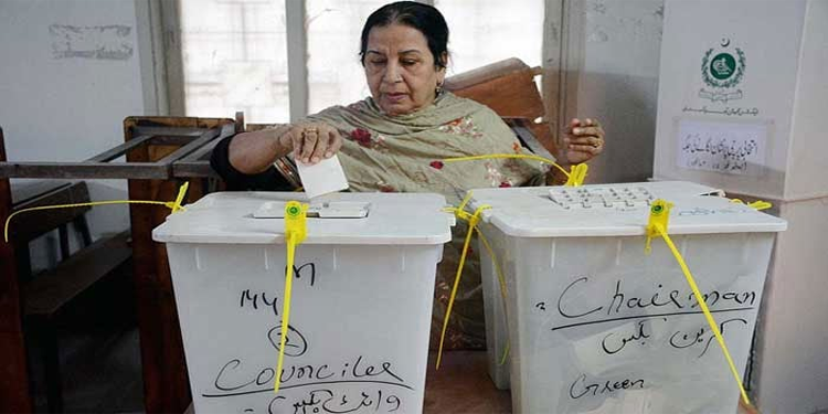'نئی مردم شماری کا شوشہ انتخابات ملتوی کروانے کے لئے چھوڑا گیا'