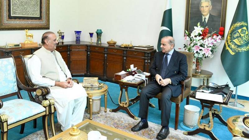 وزیر اعظم شہباز شریف اور راجا ریاض کی اہم ملاقات،نگران وزیراعظم کے نام پر اتفاق کا امکان