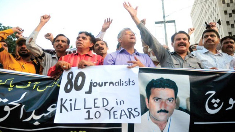 بلوچستان کے قبائلی علاقوں میں صحافیوں کو کن خطرات کا سامنا رہتا ہے؟