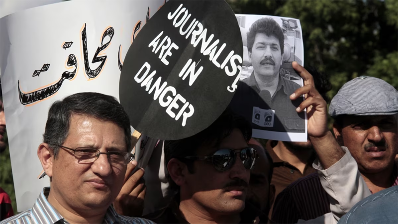 جانبداری دکھانے سے صحافی اور صحافت دونوں کو نقصان اٹھانا پڑتا ہے