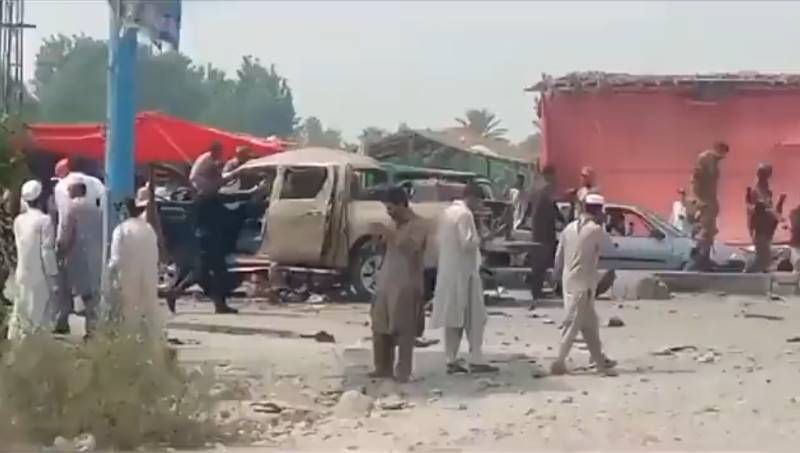 پشاور میں سیکیورٹی فورسز کی گاڑی کے قریب دھماکا، ایک اہلکار شہید
