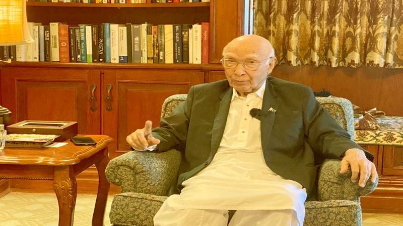 سابق وزیر خزانہ سرتاج عزیز انتقال کرگئے