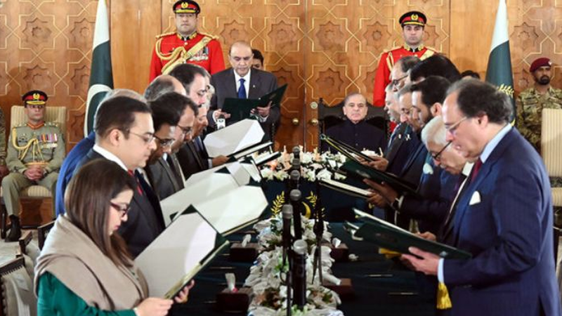 پاکستان میں پہلی مرتبہ 5 غیر منتخب وزیر بھی وفاقی کابینہ کا حصہ