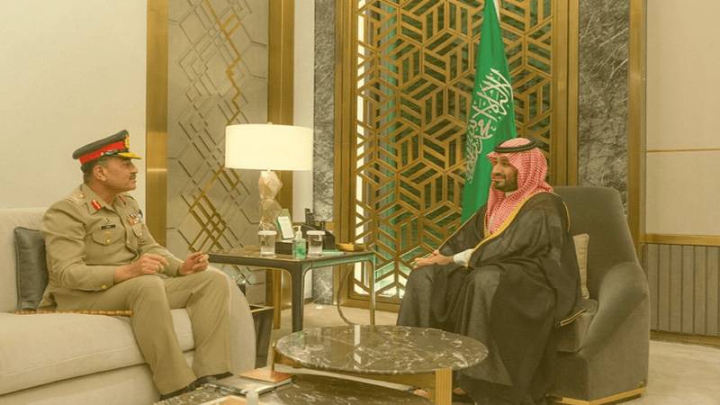 آرمی چیف کی سعودی ولی عہد محمد بن سلمان سے ملاقات، سیکورٹی تعاون سمیت دیگرامورپرتبادلہ خیال