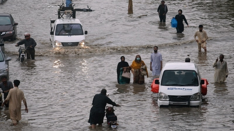 کراچی کے تباہ حال انفراسٹرکچر پر کسی سے باز پُرس ہو گی؟