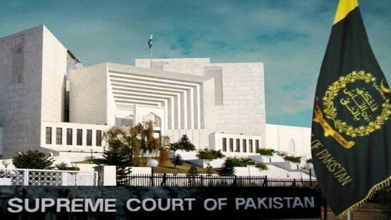 آرمی پبلک سکول حملے کے وقت گٹھ جوڑ اور آرمی ایکٹ کے باوجود ملٹری ٹرائل کیوں نہیں ہوا؟ آئینی بینچ 